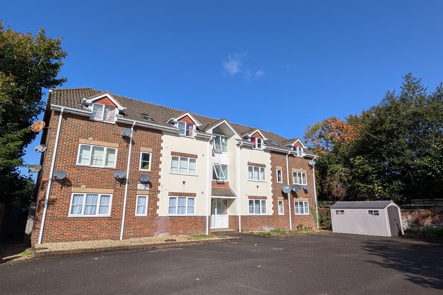 , SO15 ((Main)) - Image 1