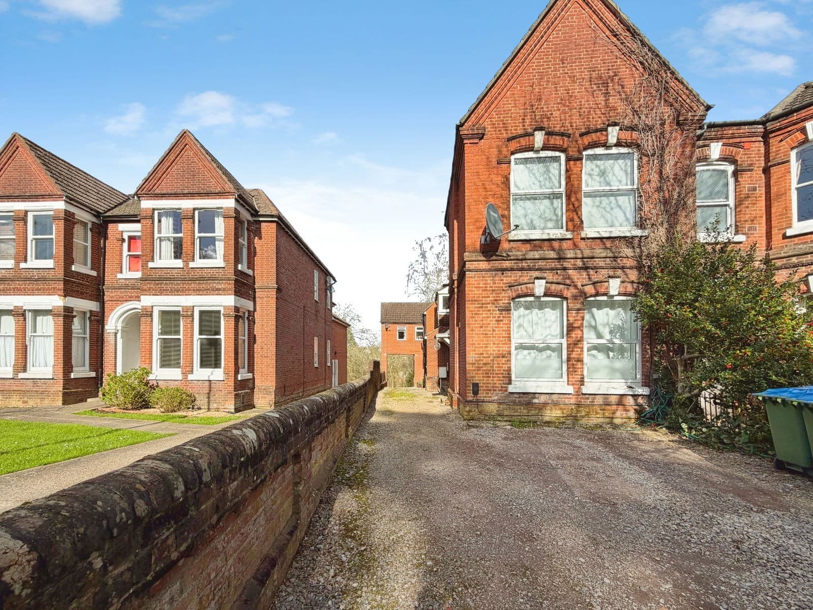 Highfield Lane, Southampton, SO17 1NJ - Image 1